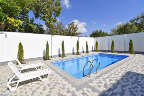 Jrvezh Aygegortsakan Street, 4 bedrooms Luxury house with Spacious swimming pool VJ555